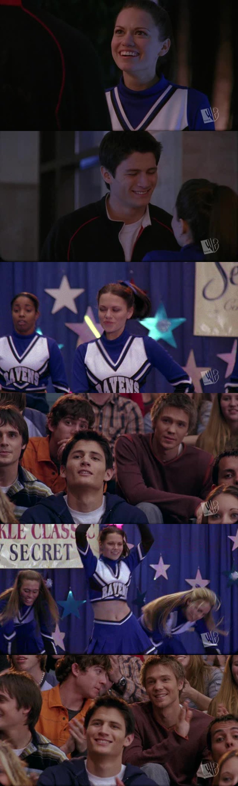 I love when Nathan looks at Haley ❤️