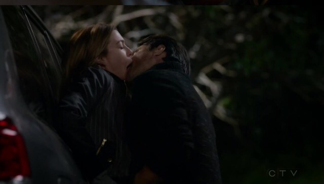 OMG MEREDITH IS EATING HIM