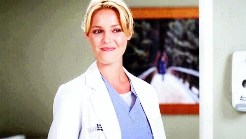 I won't accept her death! She's the best character in the serie, she's smart, beautiful and funny. She doesn't deserve this. Stay strong beautiful Izzie 😭💘