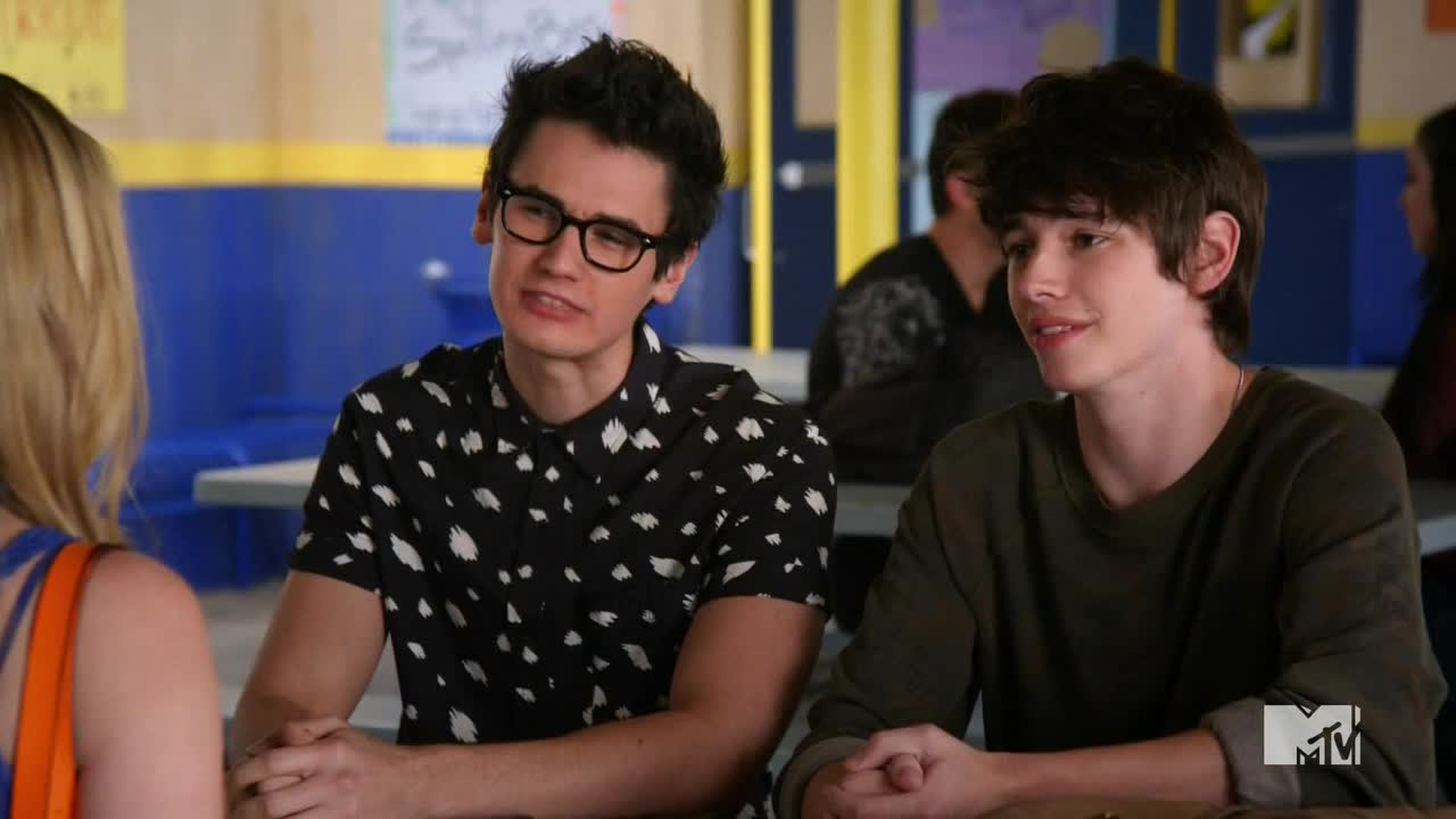 On devrait les voir tellement plus souvent ces deux là, ils sont juste énorme !
J'ai trouvé que cette épisode relevé un peu le niveau, bon je n'aime pas la nouvelle copine de Matty qui se la joue trop, mais l'intrigue autour de Lissa est bien et la fin me donne vraiment envie de voir la suite.