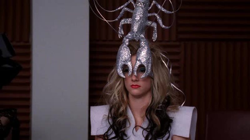 her face makes me laugh so much and that lobster is not helping