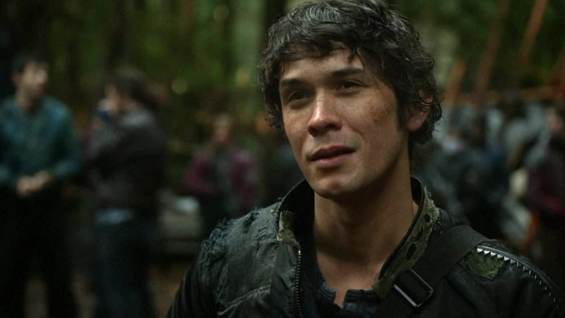 he's so adorable when he smiles ;o