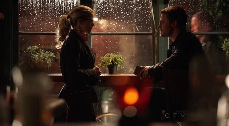 First Olicity OTP moment! 😍😍