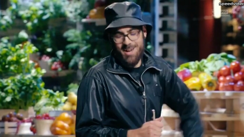 Se questo è un rapper io sono Eminem! 😂😂😂😂