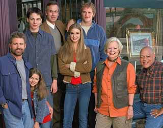 Great cast !! Loving this show already 😻