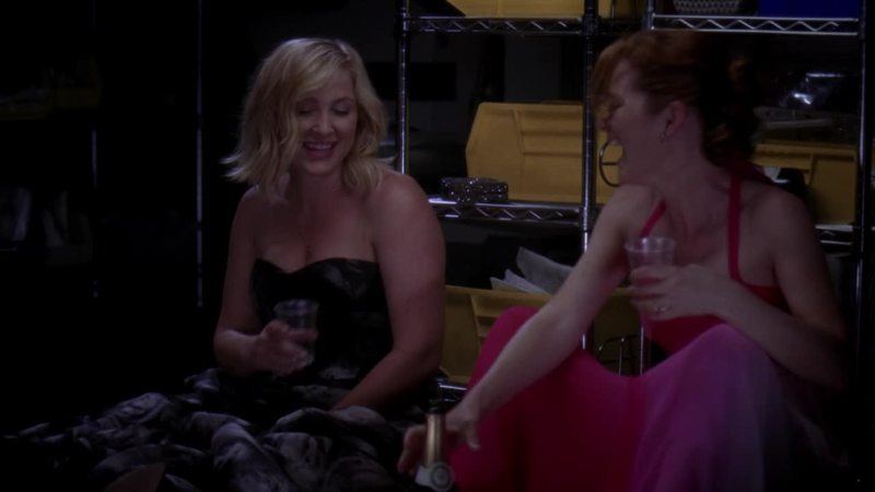 AHAHAHHAHHA ARIZONA AND APRIL GET DRUNK AHAHAH