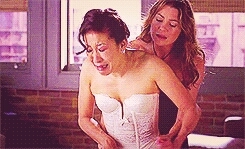 O final desse episódio foi de acabar com o coração de qualquer um 💔
Derek levando a Meredith pra Cristina foi tão fofo.
IZZIE DOENTE não quero nem ver, já prevejo o tamanho dá sofrencia.