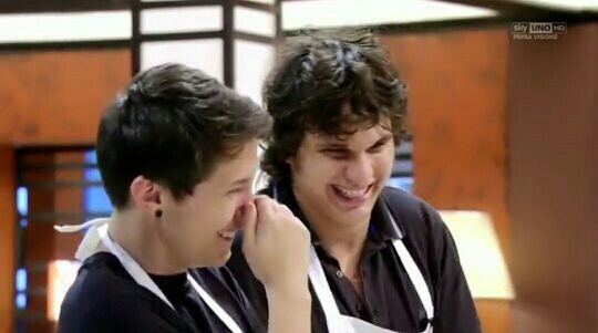 Michele: "Mi piacciono altre cose più che Il Gattopardo"
Joe: "Tipo?"
Michele: "La figa!"
Valerio: "Quella piace a tutti"