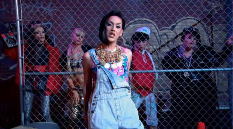 Wow Katy Perry looks amazing in that music video.