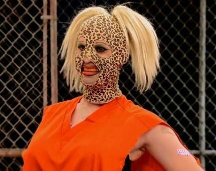 Katya was on point. hahahahaha. want her on orange is the new black.