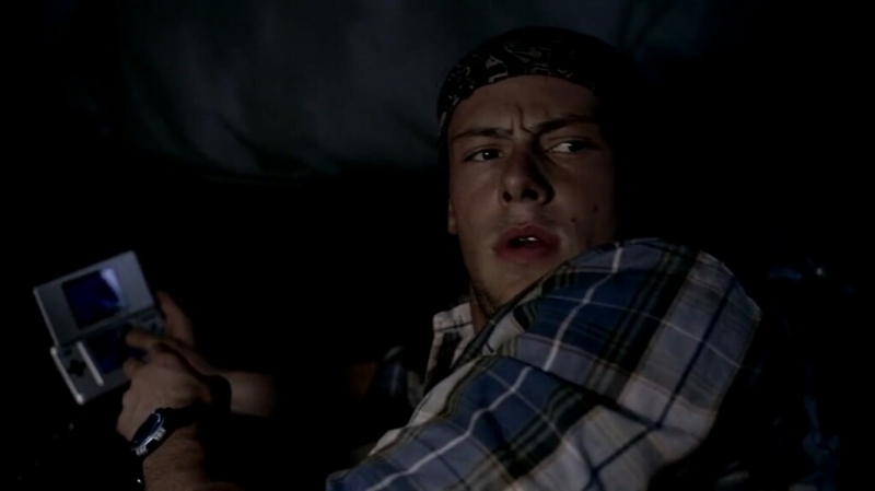 Oh lord. Cory Monteith and a Nintendo DS first generation in the same episode 😂