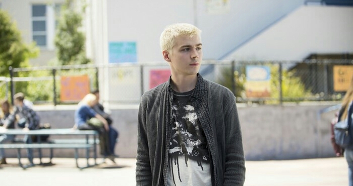 Am I the only one who think that he was gay ? >