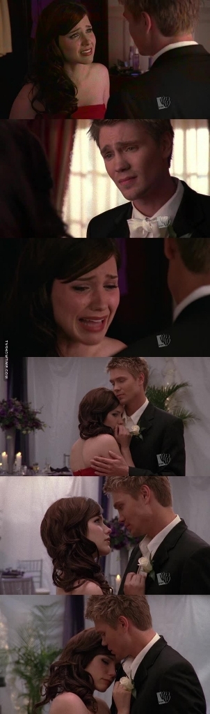 I was afraid my heart would blew up, fortunately they re still together! #TeamBrucas forever ❤️❤️❤️