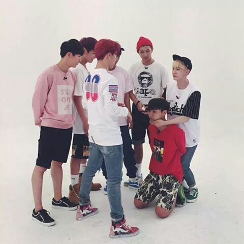 😂 poor hoseok
