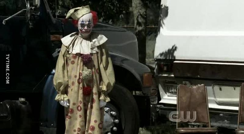 This clown scares the shit out of me 😱😨😫