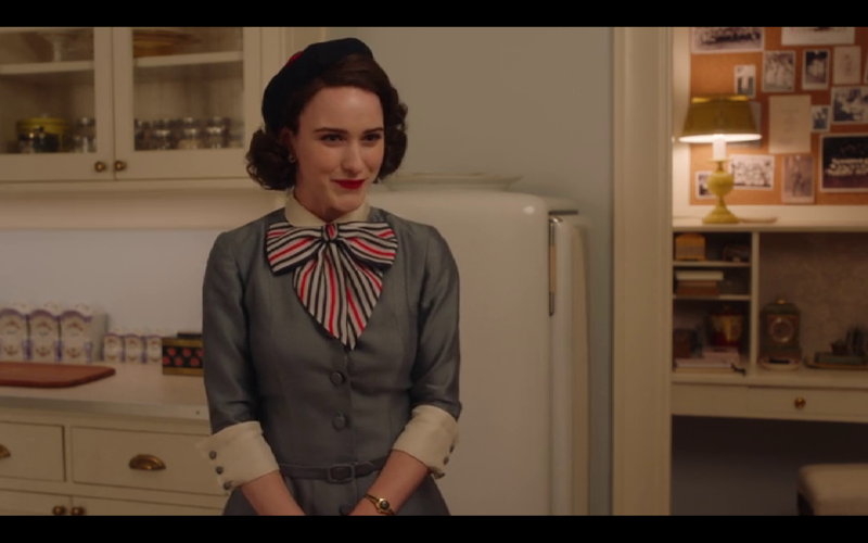 Can I just say LOVE THE OUTFIT? I must be crazy but I kinda adore the bow.
