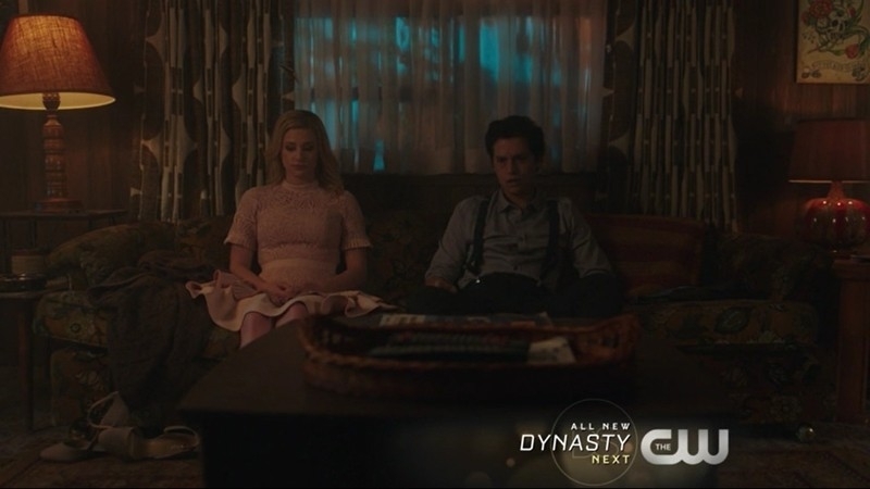 Anyone else think that they look like a young FP and Alice?
Betty without her ponytail and Jug without his hat?
Makes me definitely want a prequel.
