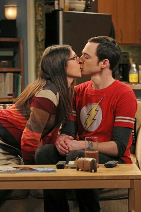 Sheldon and Amy first kiss
LOVELY ❤❤❤