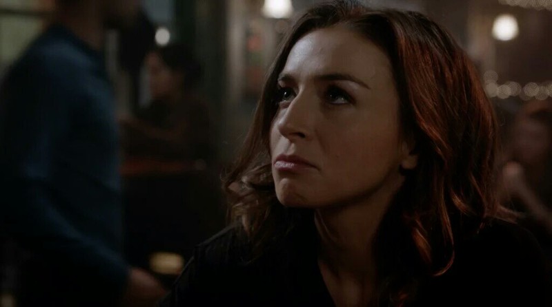 I have always supported Meredith, in everything she did and everything she said but in this episode she crossed the line with Amelia. Ok, maybe Amelia isn't exactly the perfect sister, maybe she isn't like Cristina but she didn't deserve those mean words. She lost a brother too, she went through a lot in her life too.
Go Amelia!