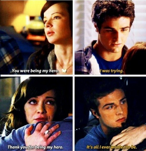 "I Just wanna a hero" 😢😢😭😭😭😭💔
Season 1 x Season 3 ❤