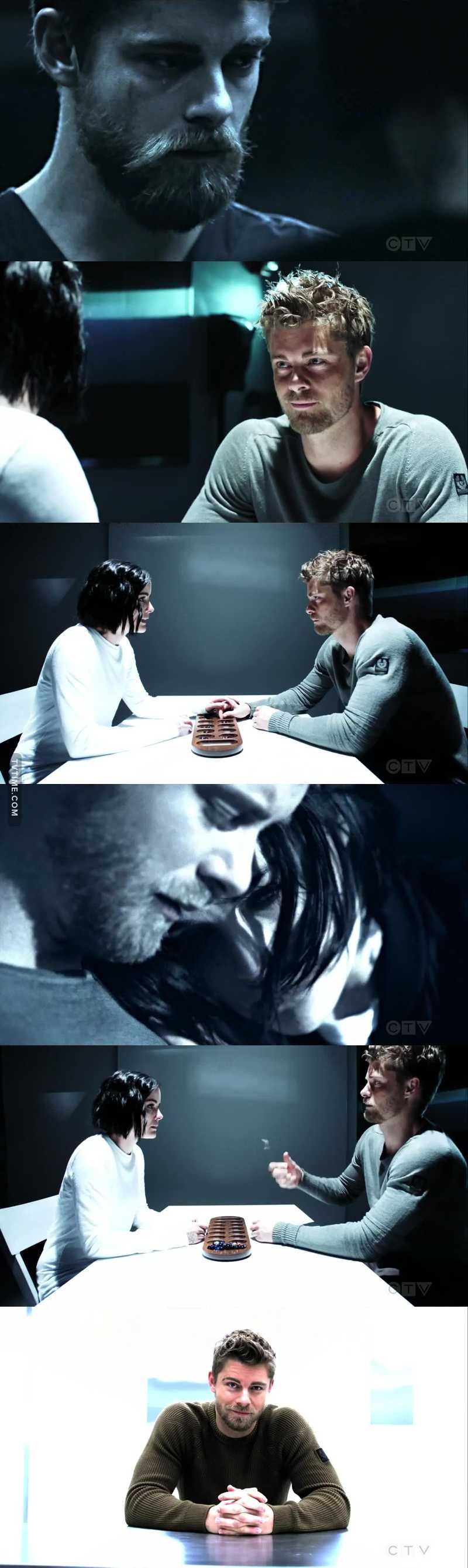 Boy, your still my favourite!! I'll miss him a lot! Roman and Jane's relationship was and will be one of the best in this show.
Thank you Luke