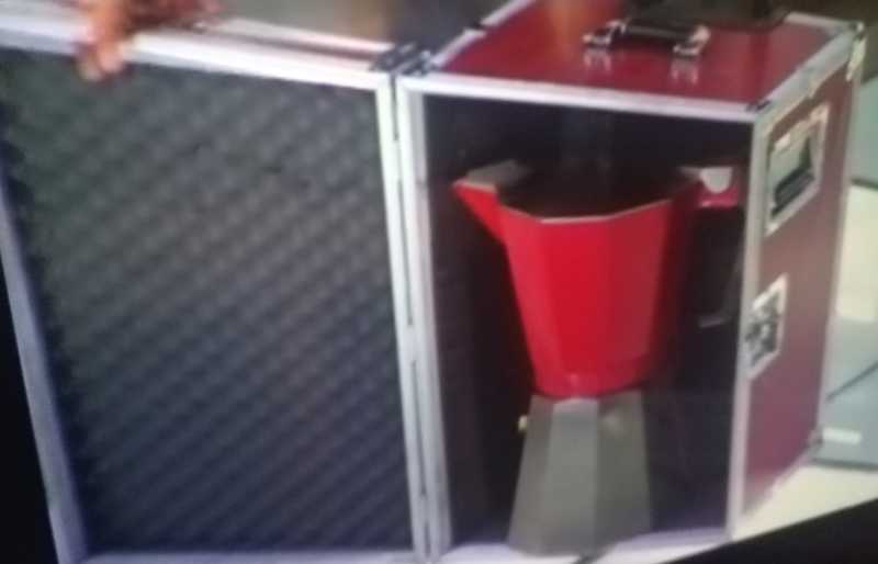 La macchina del caffè da viaggio di Antonino sembra proprio della sua dimensione
😂😂😂😂