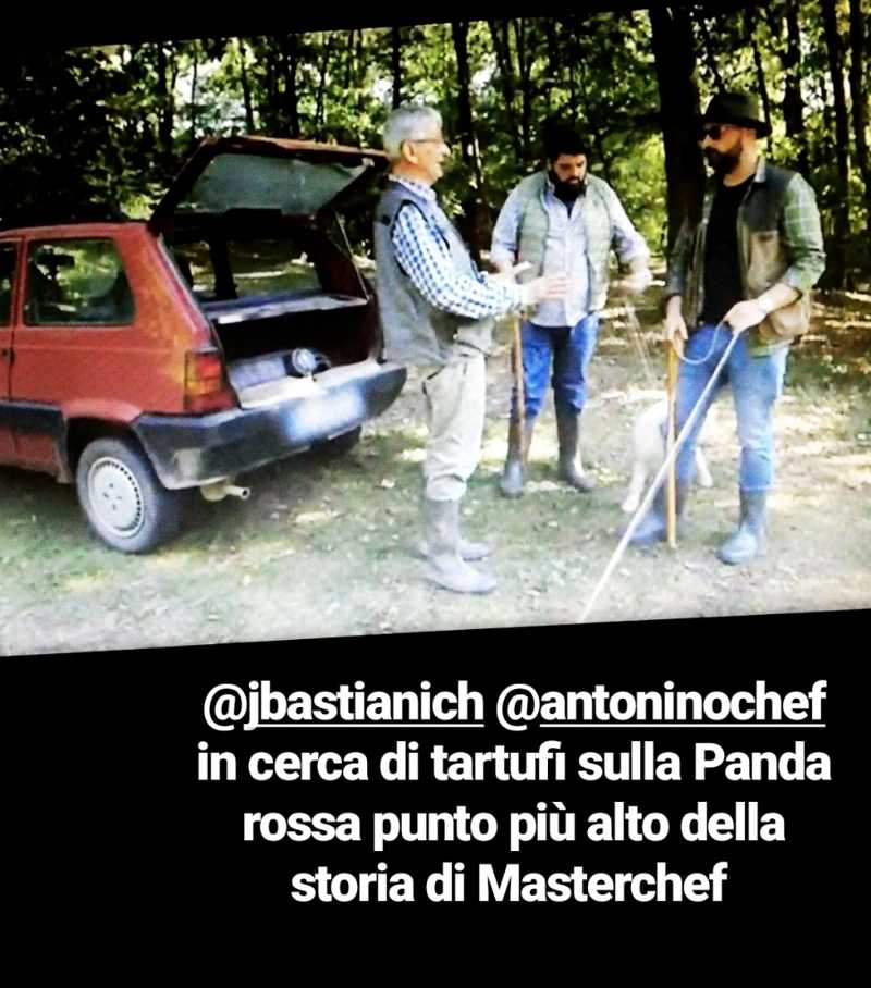 Non stavano manco stretti dietro