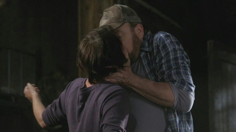Omg Jody and Bobby. I just want Bobby to happy. He deserves it.
And wtf, Sammy, you're leaving your brother because of Amy? Come on, you never know what kinda psychos you're gonna meet on your way. (like in season 1)