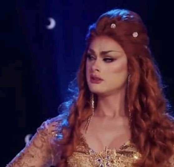 HOW THE HELL SCARLET GOT ELIMINATED?
HER LIPSCYNC WAS SO MUCH BETTER THAN RA'JAH'S.