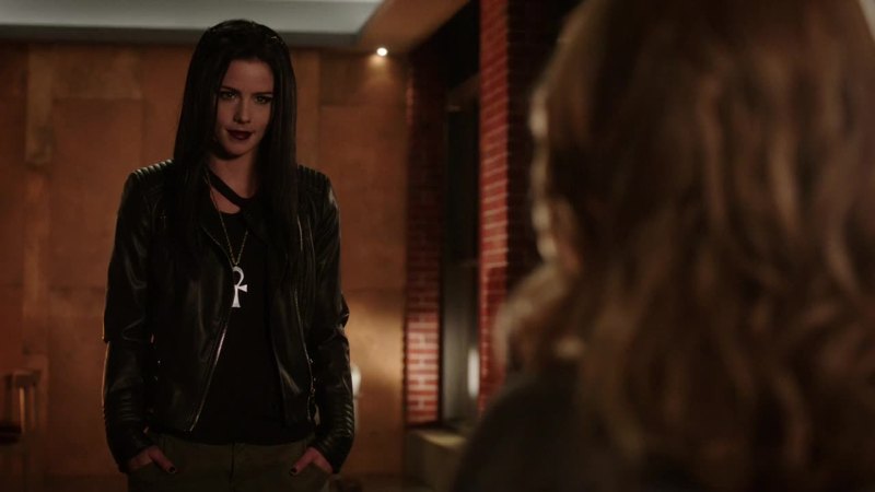 For a minute there I thought this was felicity from earth 2
